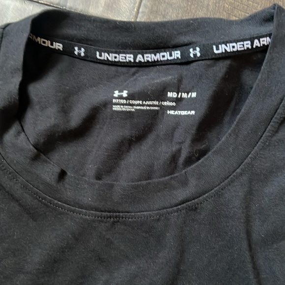 UA sleeveless Size M - Picture 4 of 4